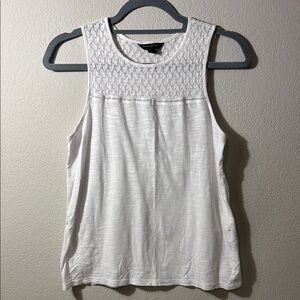 Banana Republic White Sleeveless Round Neck Lace Tank Top